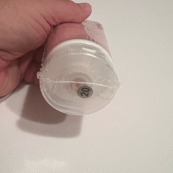 New Mary Kay Apple & Almond Scented Body Lotion (D3) - Picture 3 of 3